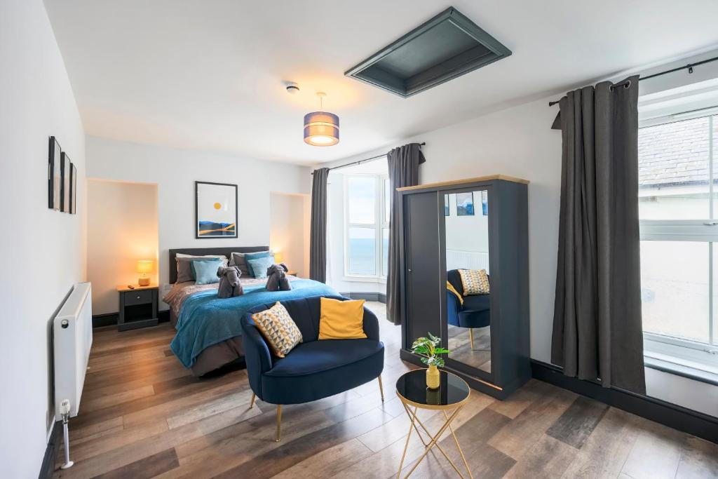 Seafront apartment with balcony, parking and sea views photo 2