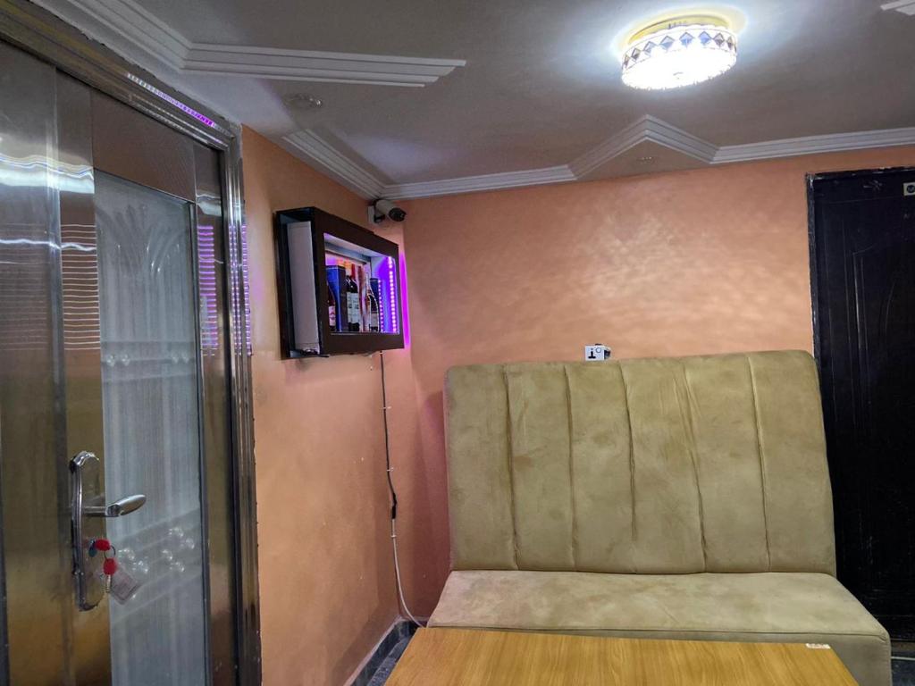 Oak Suites & Bar photo 4