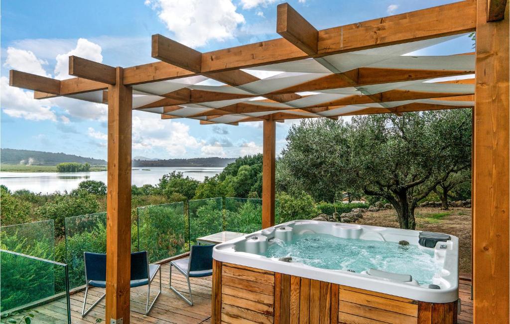 Stunning Home In Caprarola With 2 Bedrooms, Jacuzzi And Outdoor Swimming Pool photo 4