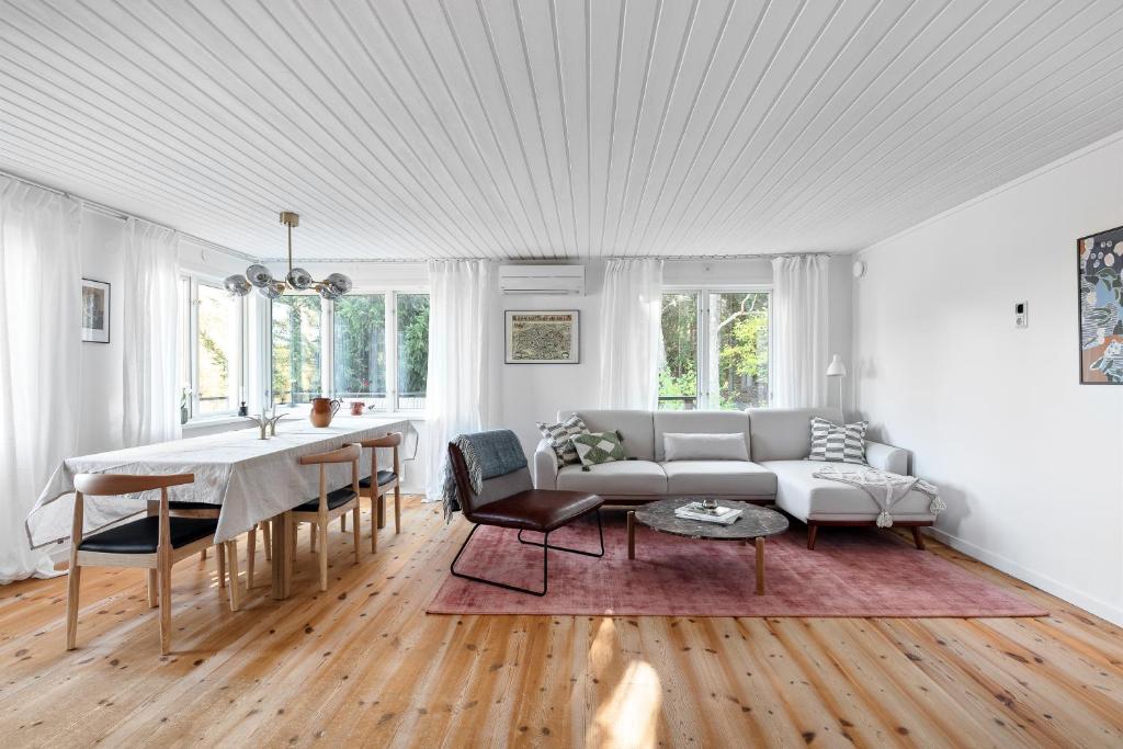 Peaceful family home with indoor fireplace photo 4