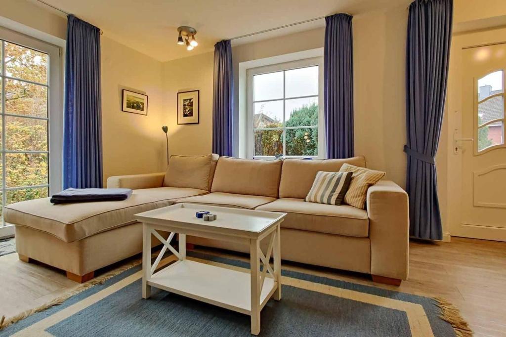 Ferienwohnung-5-mit-Terrasse-Friesenhus-Weisse-Moewe-Duhnen photo 1