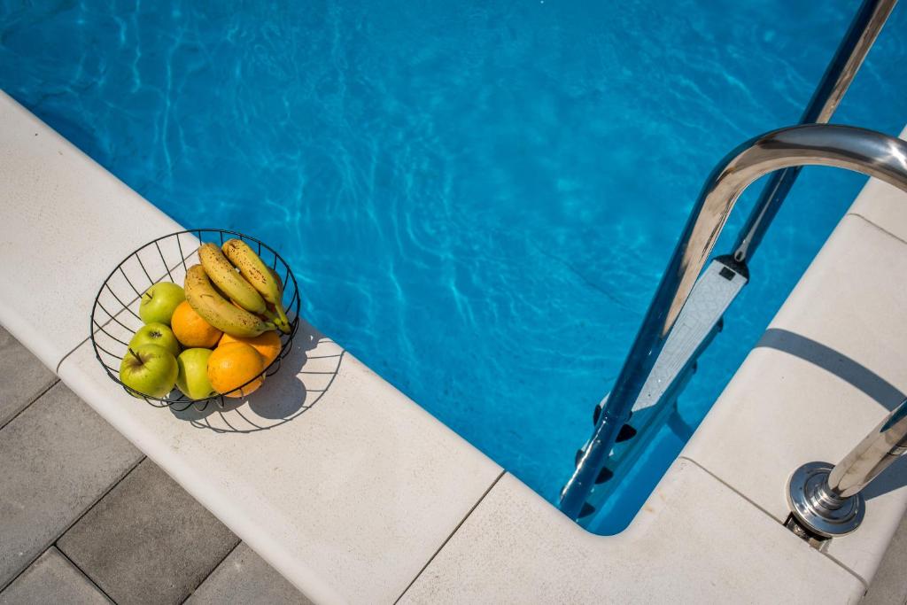 Holiday house Lumina - outdoor swimming pool, 4 bedrooms, WIFI photo 2