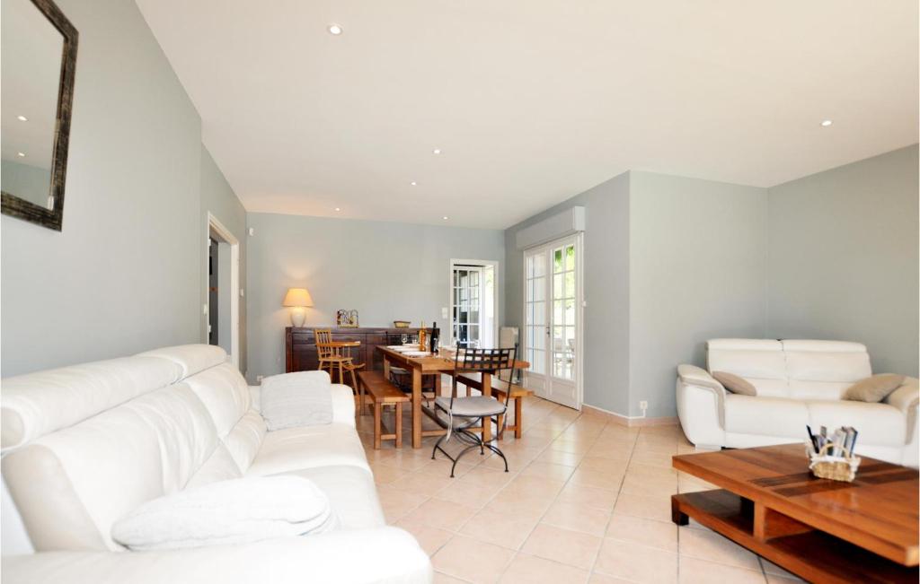 Beautiful Home In Limoux With Outdoor Swimming Pool, 4 Bedrooms And Private Swimming Pool photo 2