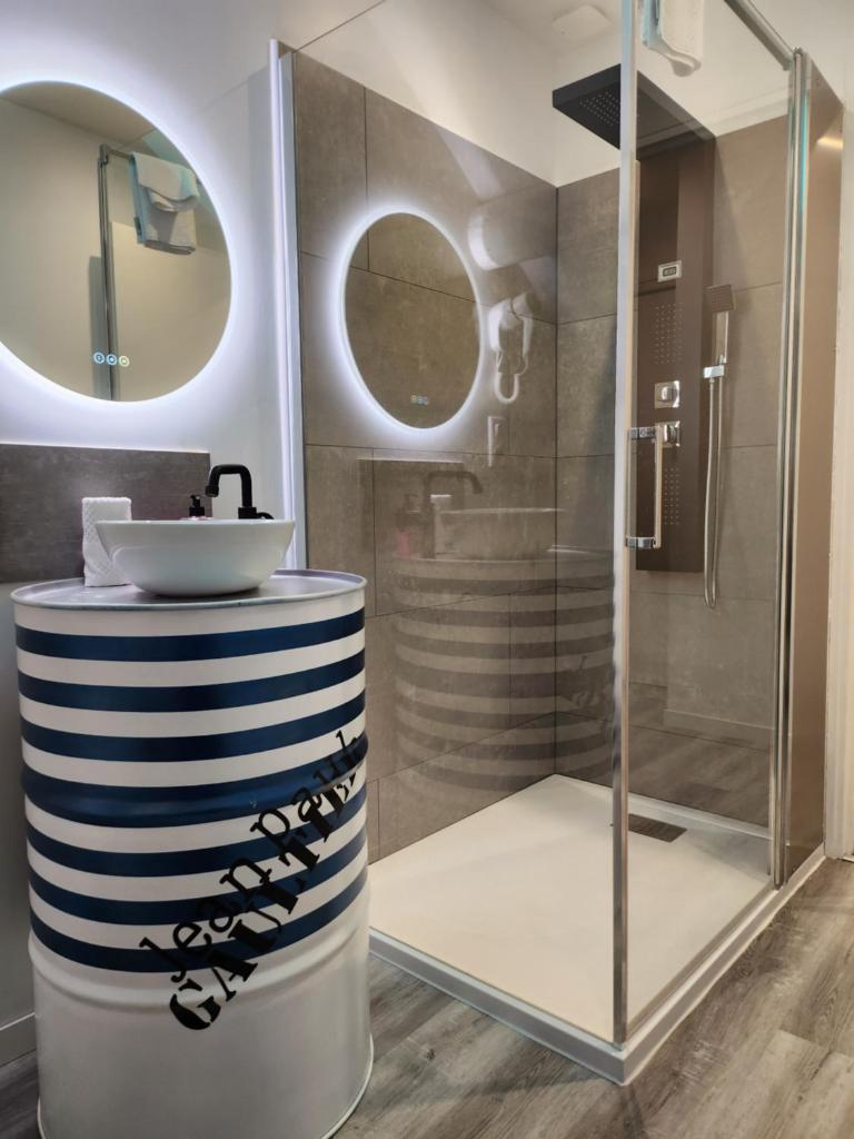 Maison face à l'abbaye d'Hautvillers - 2 bedrooms 2 Bathrooms, parking (Maison face a l'abbaye d'Hautvillers - 2 bedrooms 2 Bathrooms, parking) - 화장실