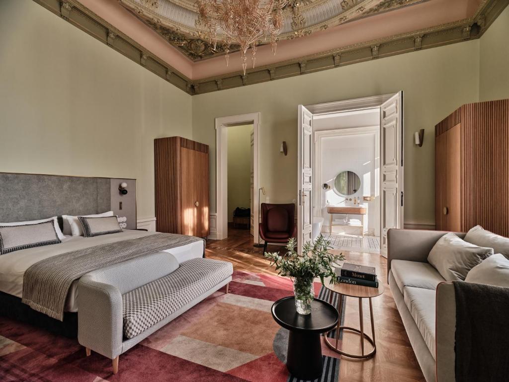 Hotel Altus Palace - Destigo Hotels Room Type - Deluxe Junior Suite