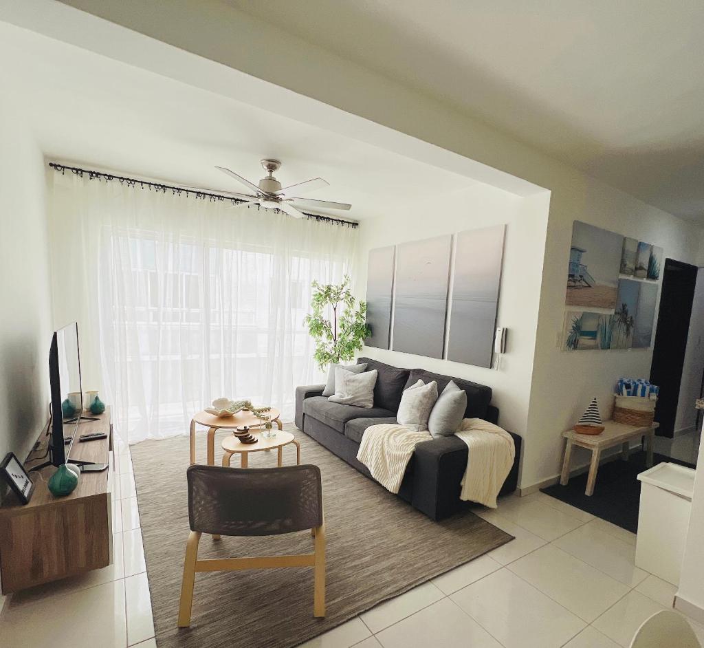 OASIS CONDO with POOL