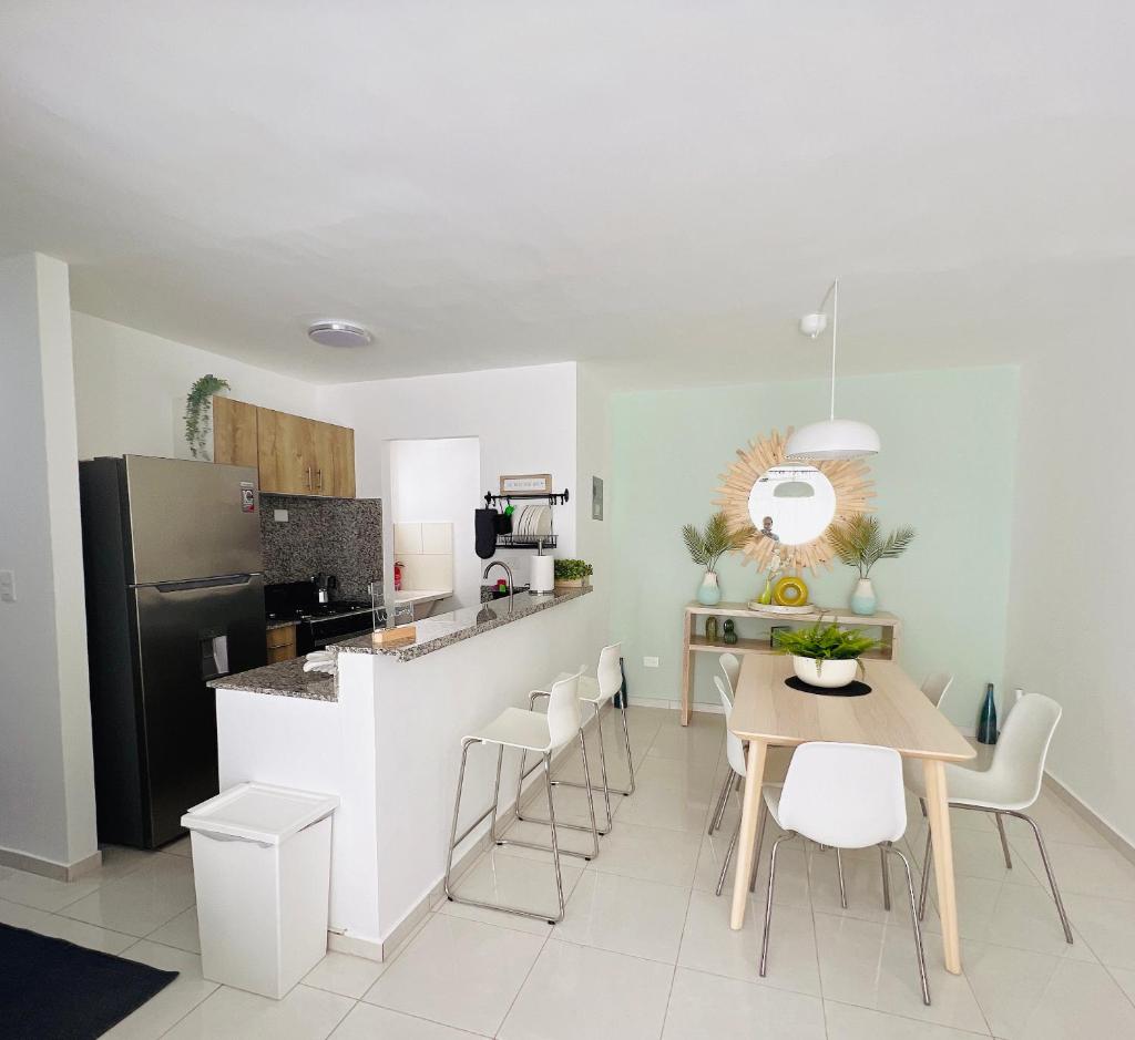 OASIS CONDO with POOL photo 3