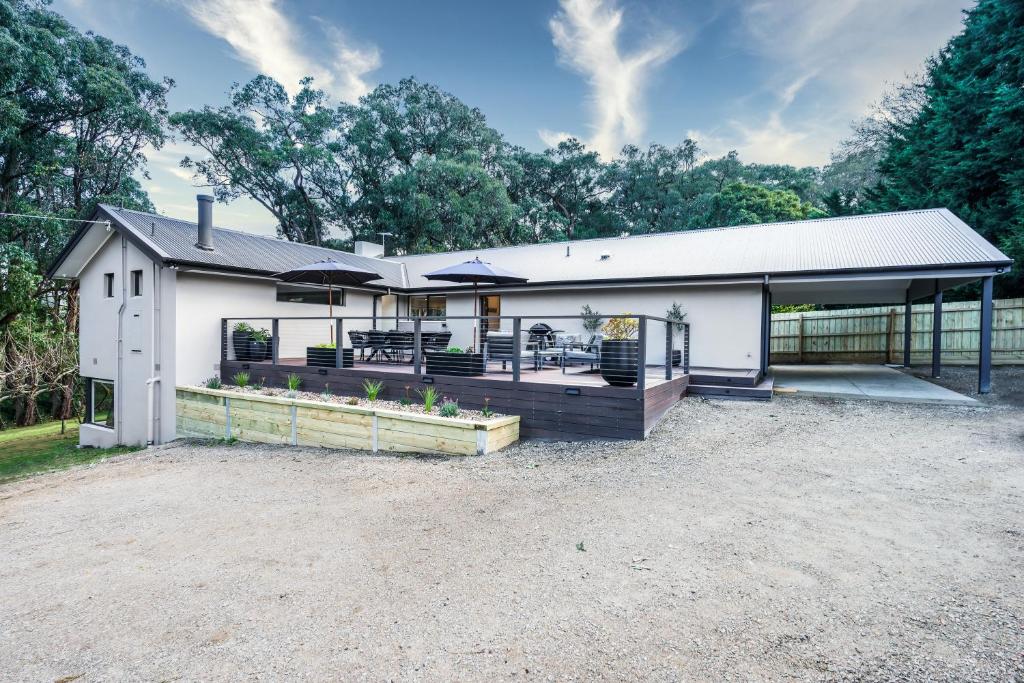 Nest on the Trail, a lovely 4 bdr home in Red Hill photo 2