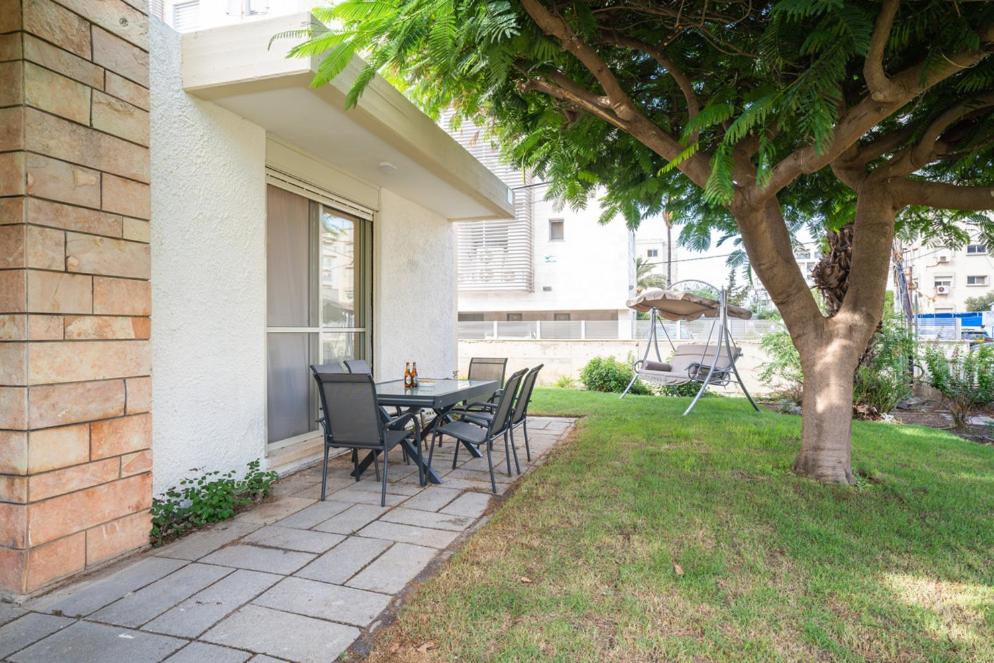 Supreme 4BR Villa With Garden and Sea View by Sea N' Rent photo 2