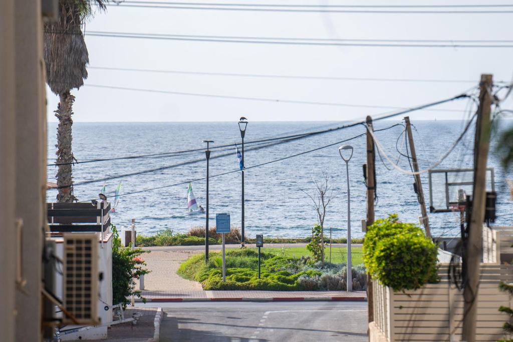 Supreme 4BR Villa With Garden and Sea View by Sea N' Rent photo 1