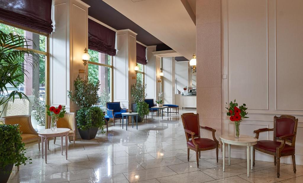 Hotel Astoria Room Type - Standard Double or Twin Room