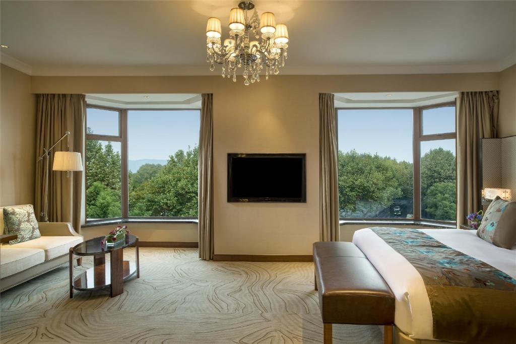 Сьюит (Полулюкс), Sofitel Hangzhou Westlake