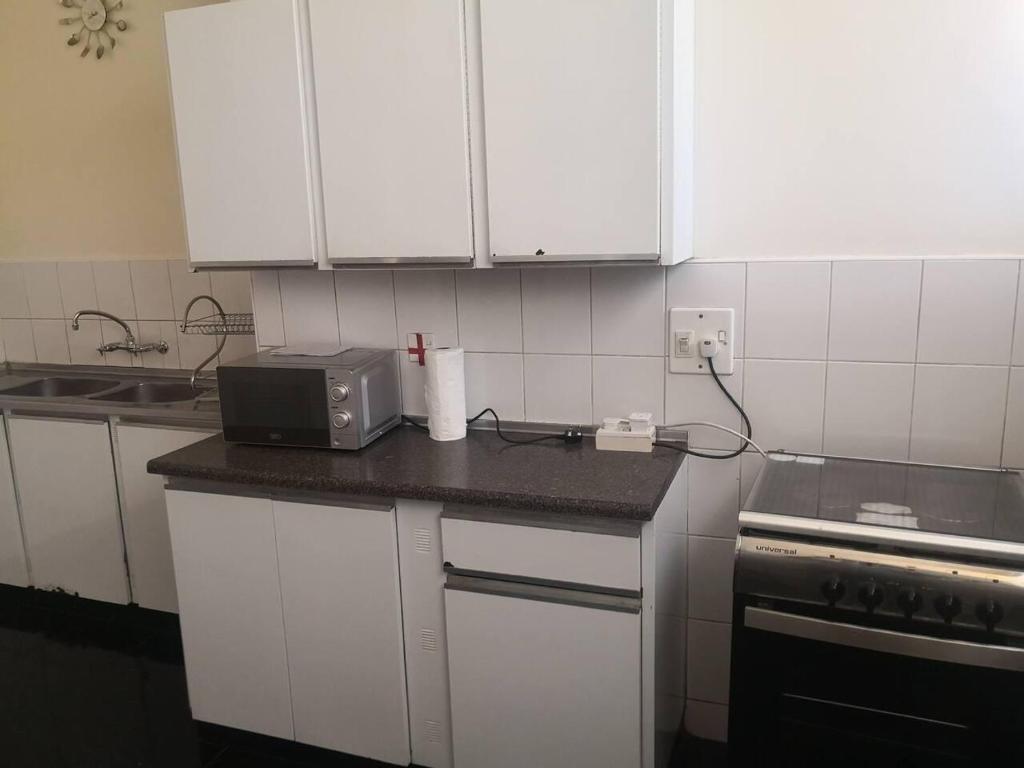 Spacious Executive Holiday Apartment In Bulawayo photo 3