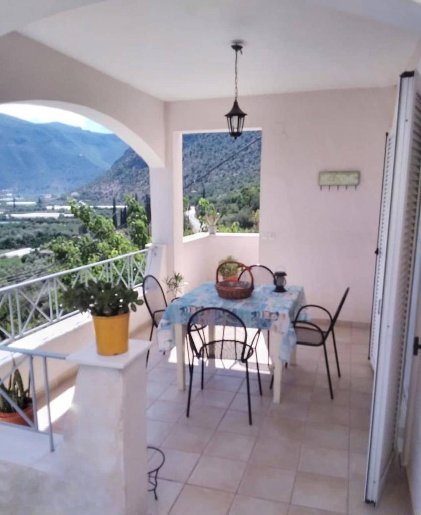 West Red Rock and View Leonidio maisonette studio photo 2
