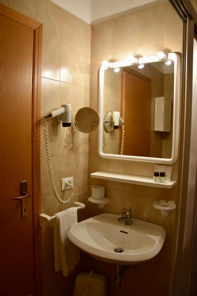 Hotel Ferrari photo 2