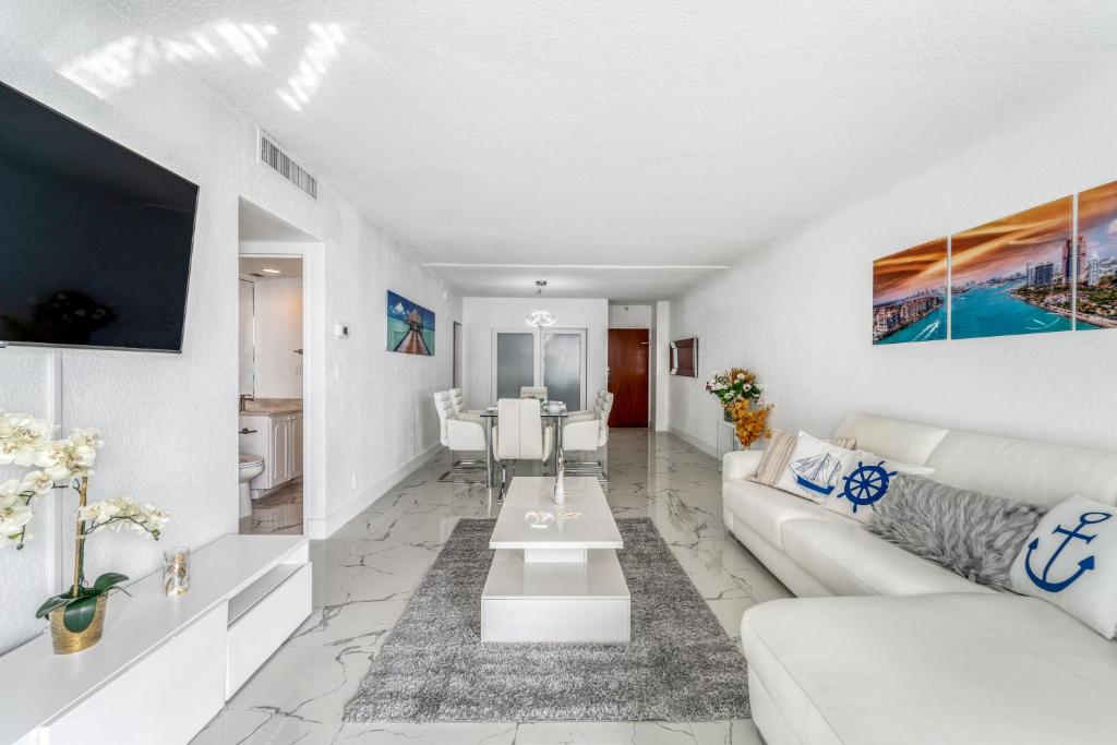 Extraordinary beach condo with incredible view!!! photo 1