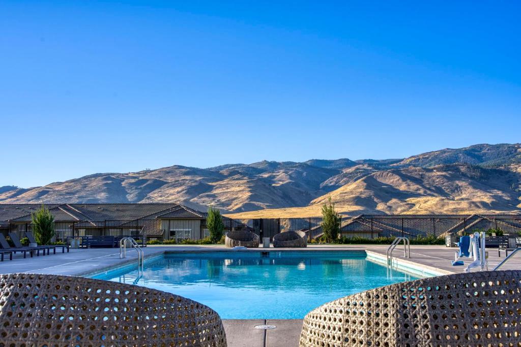 Luxury Retreat - King Beds, Hot Tub, & Pool - Family & Remote Work Friendly image