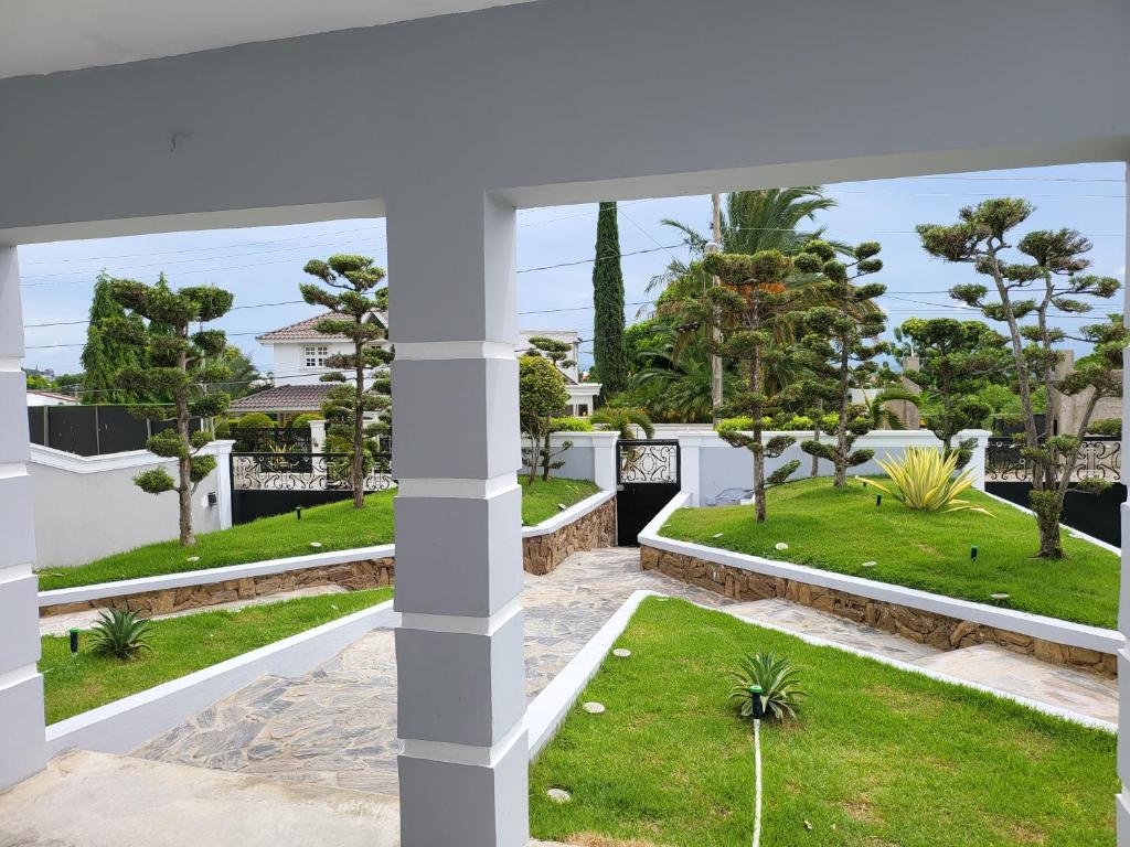 Luxury Smart Mansion 7br Heated Pool11000 sq ft Home photo 1