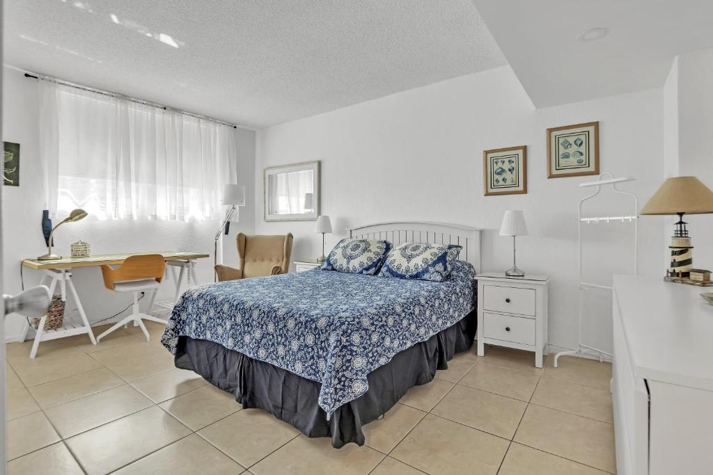 THE TIDES 2bedrooms apt 14th floor WE ARE ON THE BEACH! photo 4