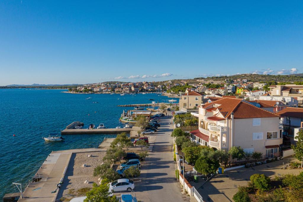 Apartments by the sea Brodarica, Sibenik - 4194 photo 1