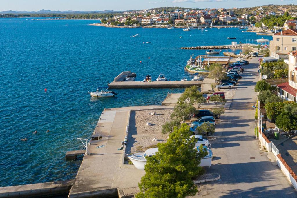 Apartments by the sea Brodarica, Sibenik - 4194 photo 3