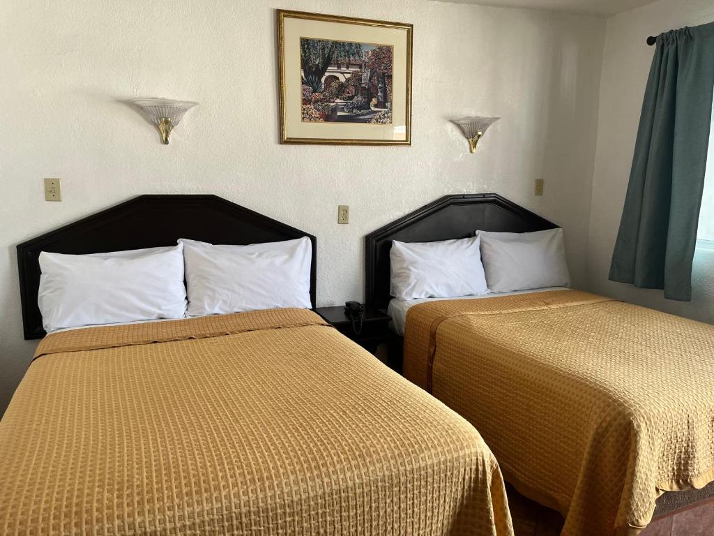 HOTEL LA QUINTA BONITA - Tap to explore photos