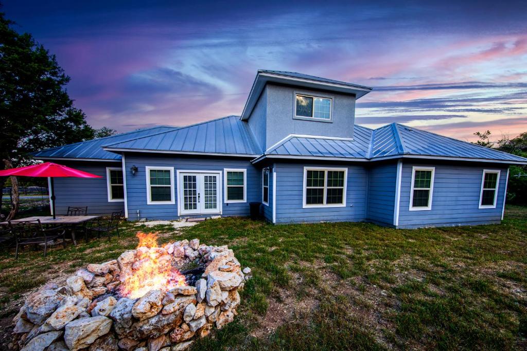 Tranquil Getaway in the Heart of Canyon Lake photo 3