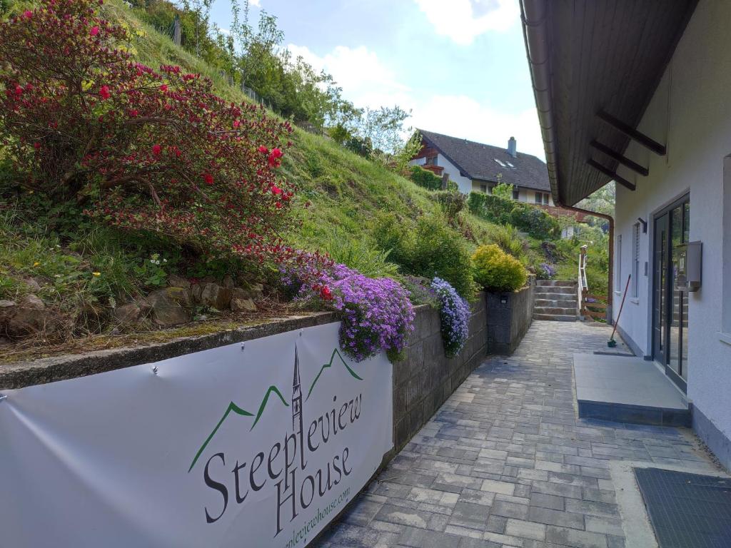 Steepleview House, Schwarzwaldblick Apartment - spacious & peaceful photo 3