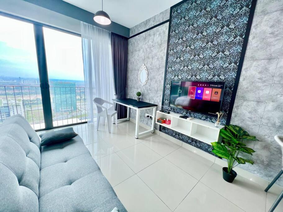 E 1-5Pax Cozy home 4 Bed Wifi TV Trefoil @Setia City Setia Alam SCCC photo 3