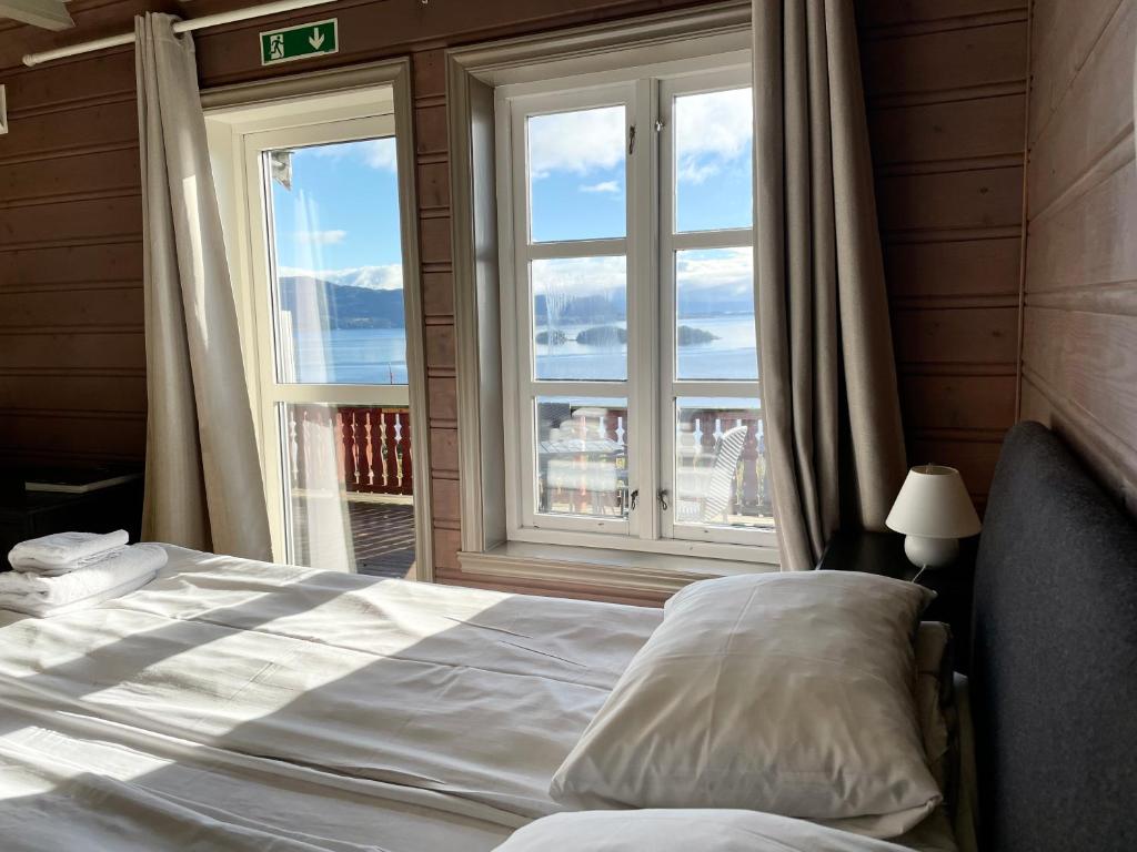 Bjørnafjorden Hotell photo 1