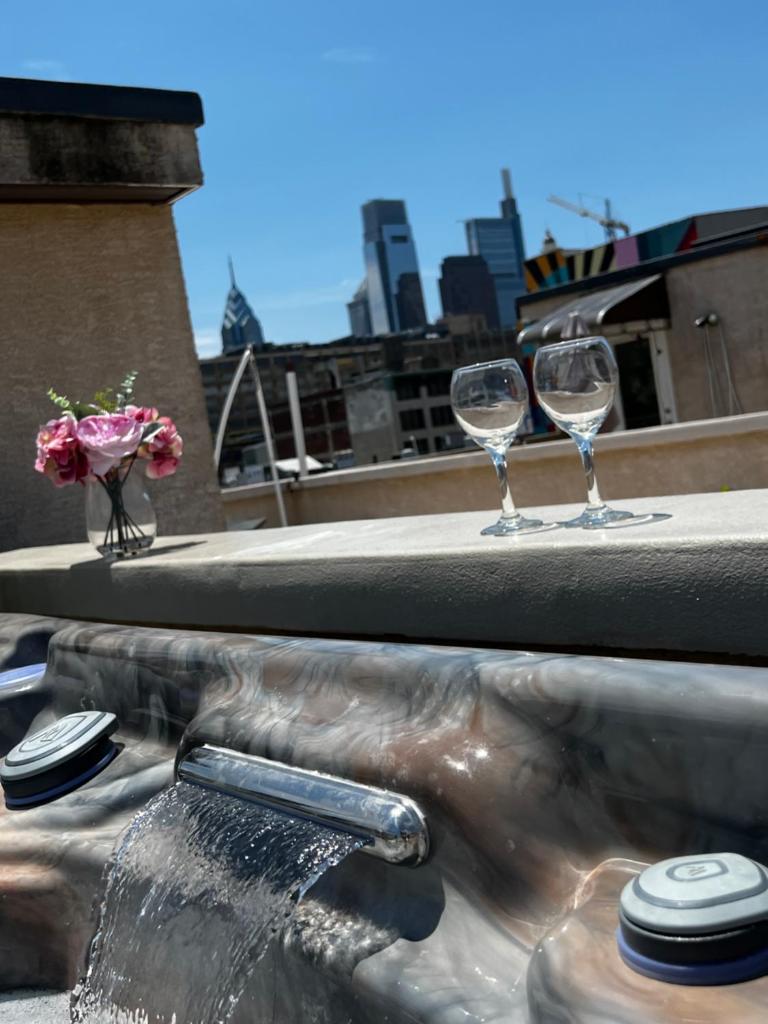 Center City Roofdeck Hot Tub w Garage photo 1