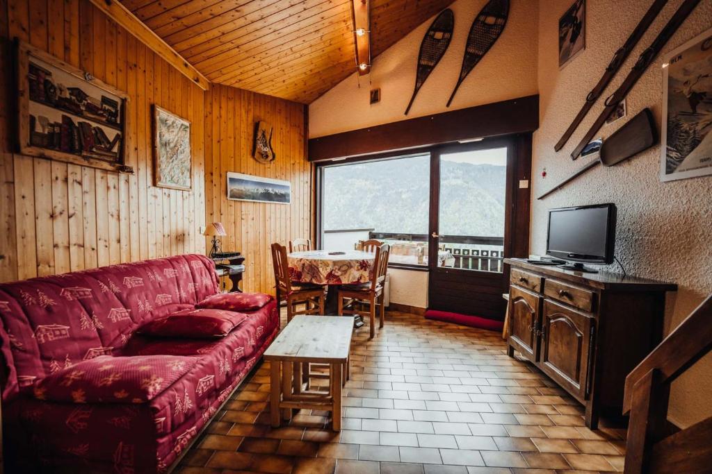 Mezzanine studio with balcony ski-in ski-out chairlift 5 mins walk photo 4