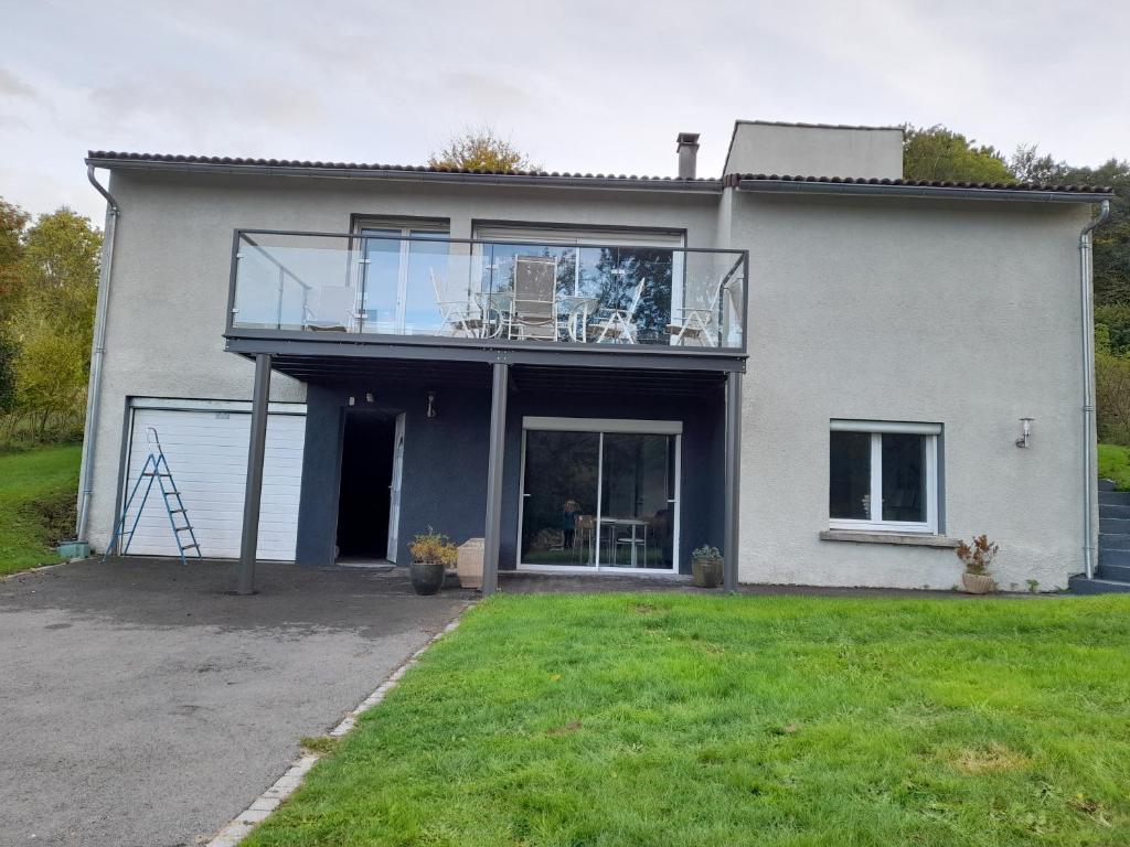 A 5 mns du Puy de Dôme avec Vue imprenable Studio rez de jardin 24m2 neuf à Laschamps photo 4