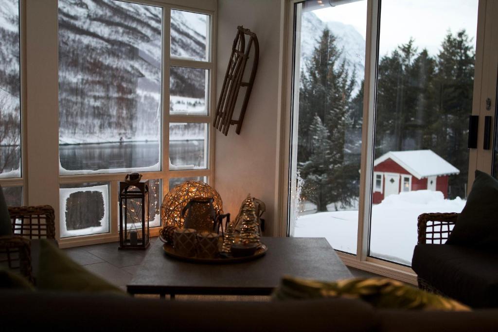 Kjosen Lodge, Lyngen. photo 2