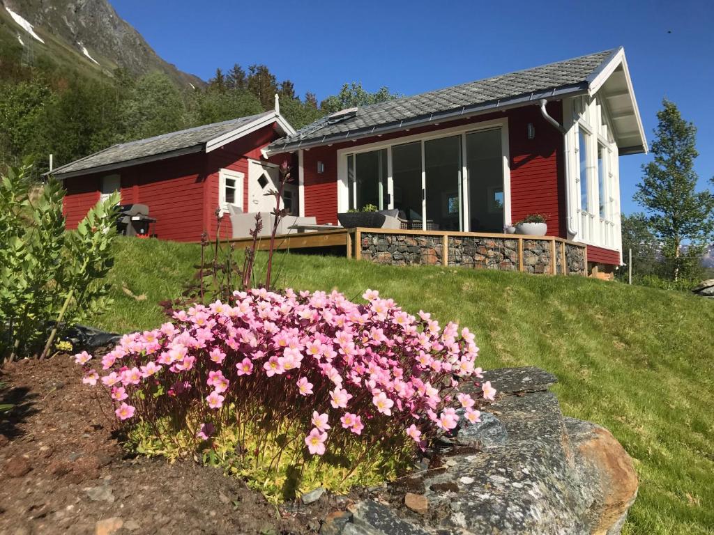 Kjosen Lodge, Lyngen. photo 3