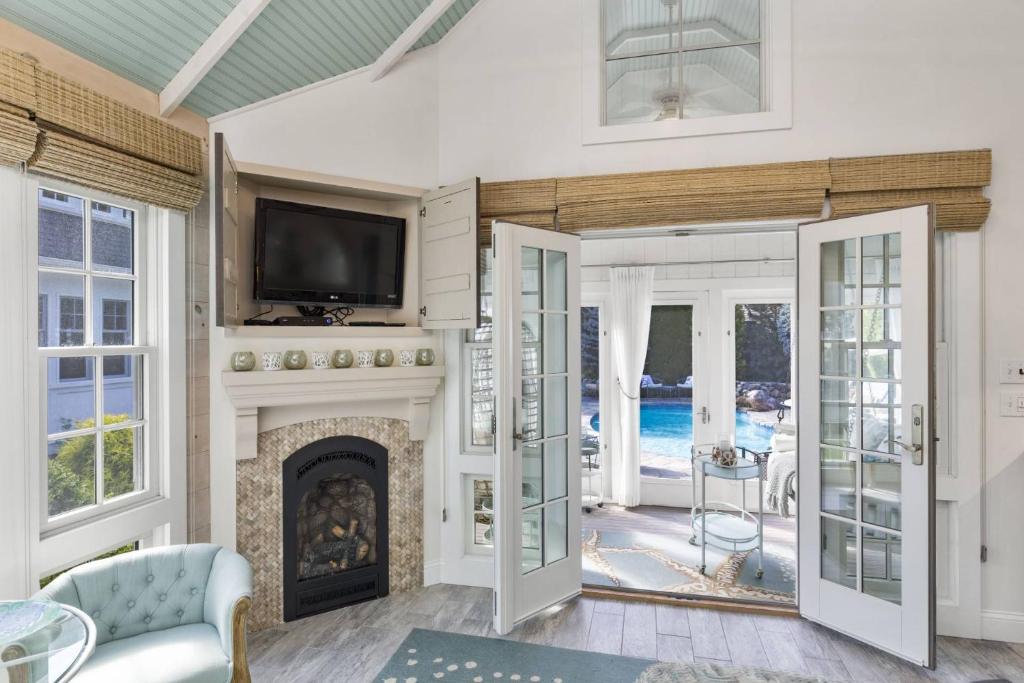 Glamorous Cabana photo 4
