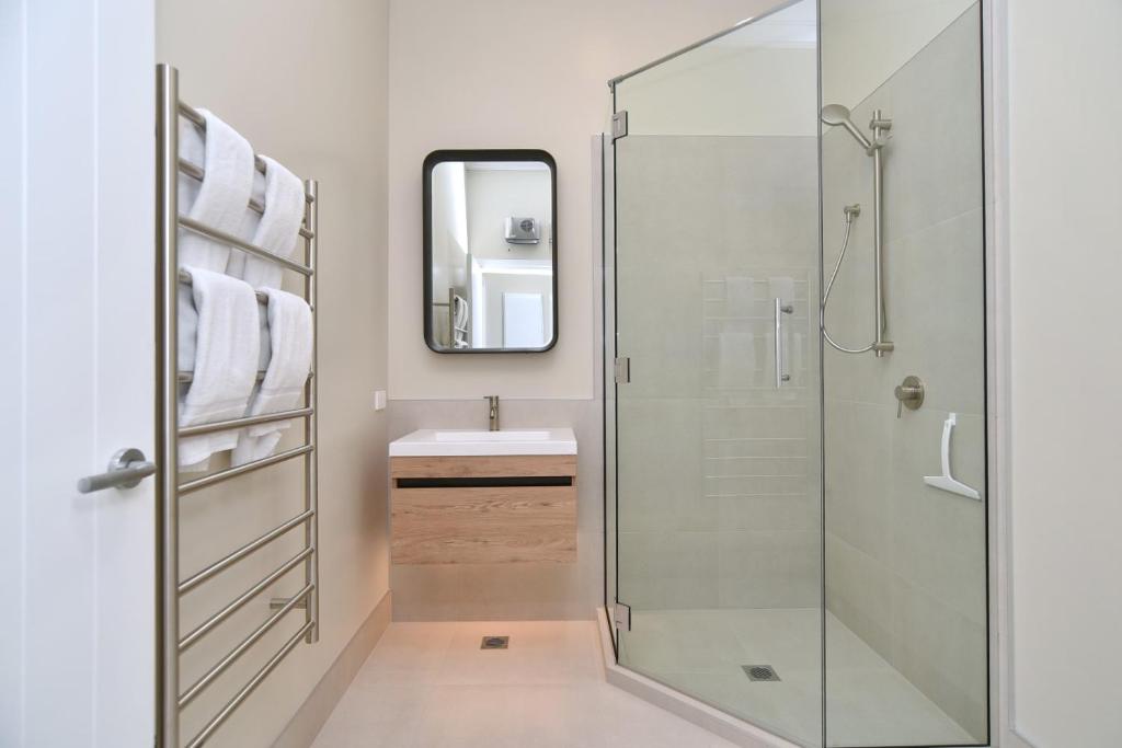 Kaiapoi Luxury Accommodation 2 - Bookahome photo 4