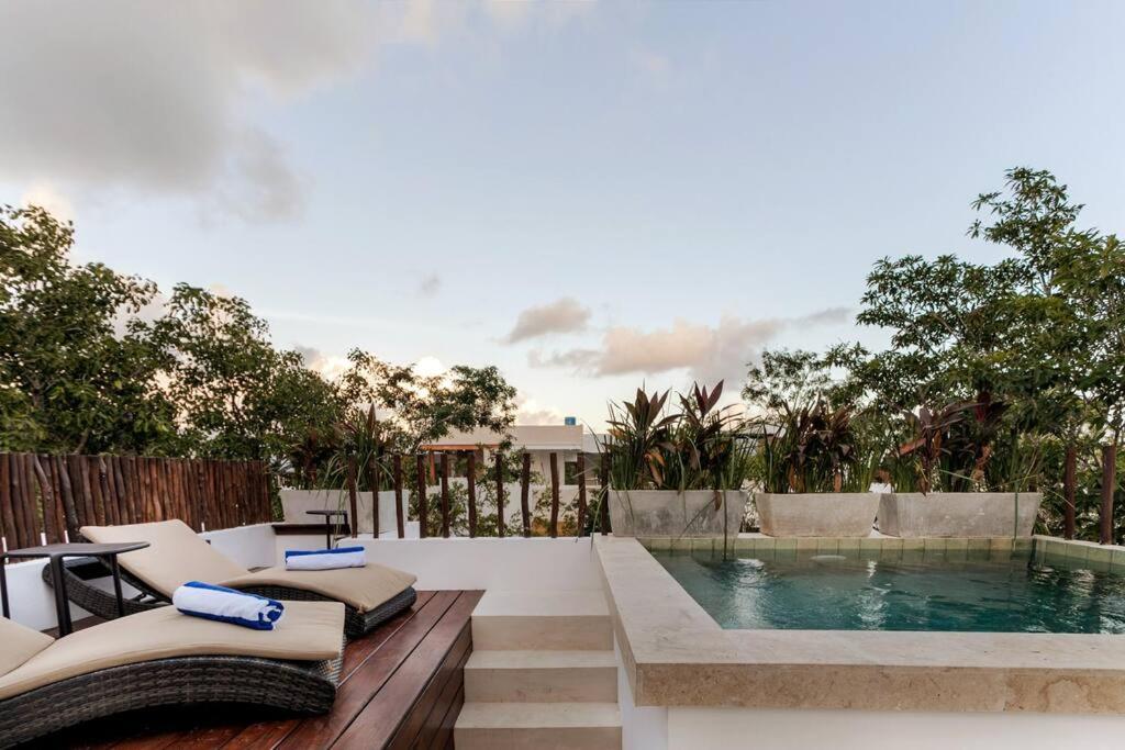 Jungle townhouse 4BR for 9 guests, Chef,Spa and Private plunge pool photo 4