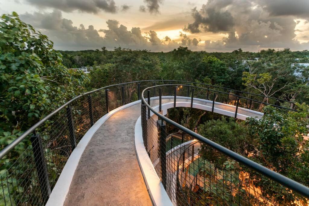 Jungle townhouse 4BR for 9 guests, Chef,Spa and Private plunge pool photo 3