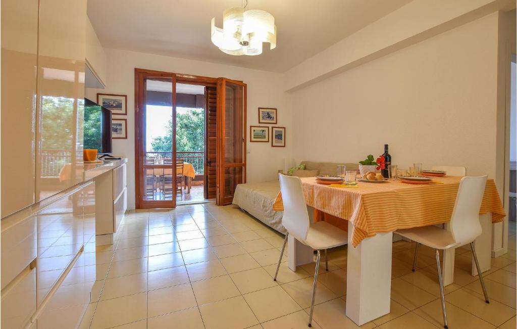 Stunning Apartment In Letojanni With Wifi And 2 Bedrooms photo 2