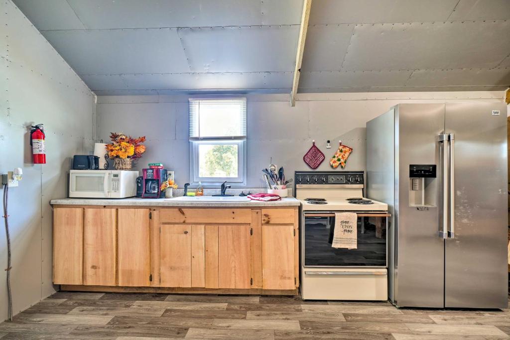 Dog-Friendly Huntsville Cabin, Near Trails! photo 4