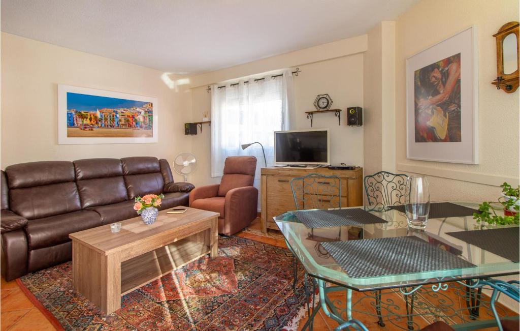 Amazing Apartment In La Vila Joiosa With Wifi And 2 Bedrooms photo 3