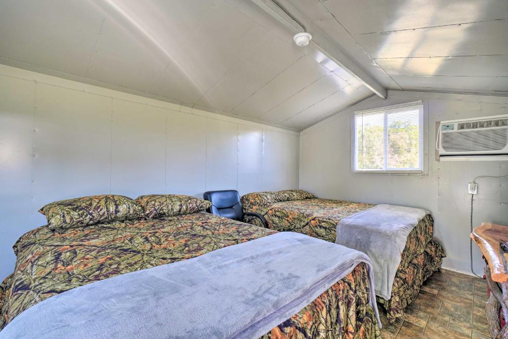 Cozy Huntsville Cabin, Near ATV Trail Access! photo 3