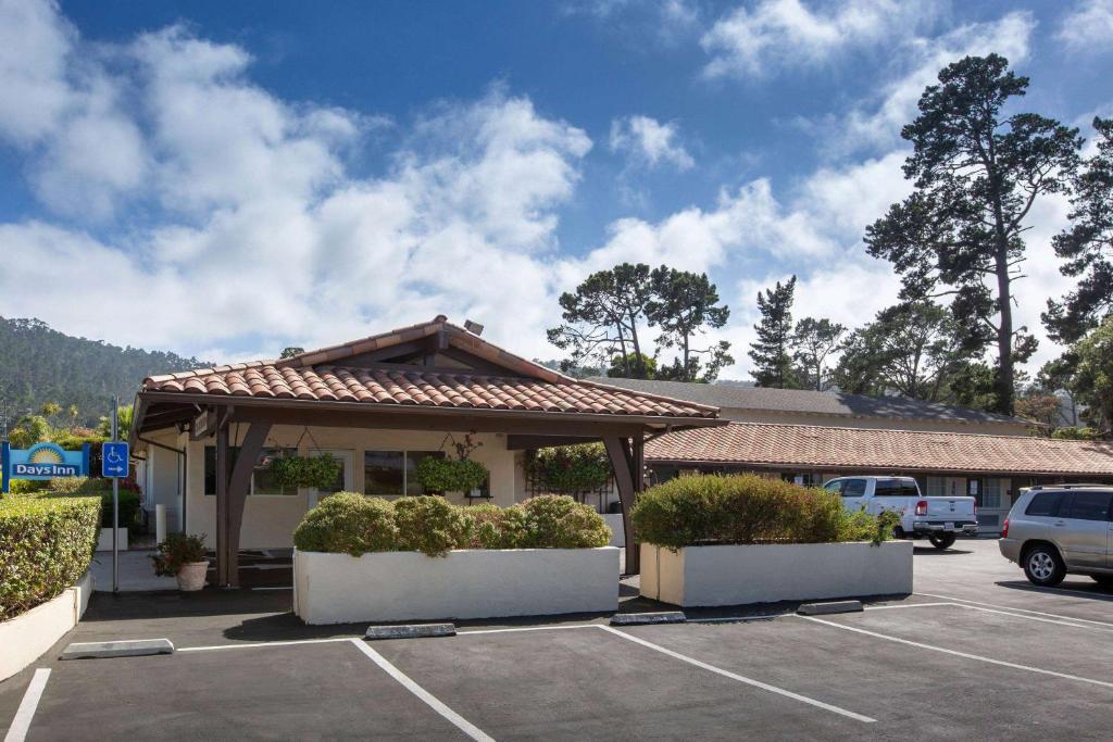Days Inn by Wyndham Monterey-Fisherman's Wharf Aquarium photo 1