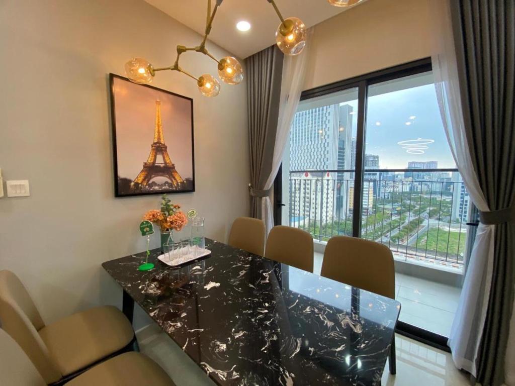 Golden park Tower- corner apartment with Cầu Giấy view