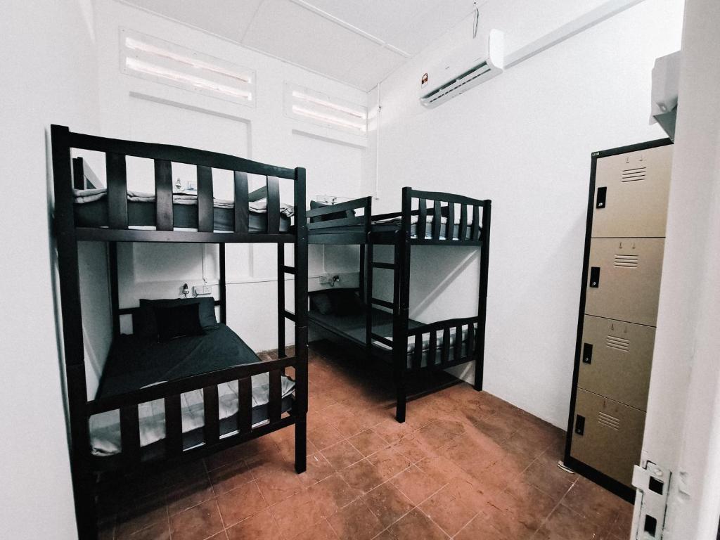 111 Hutton Lane Hostel photo 2