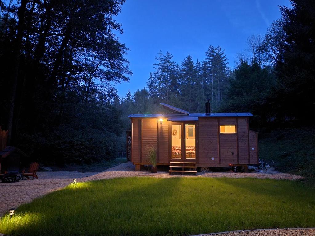 Golden Valley Glamping photo 1