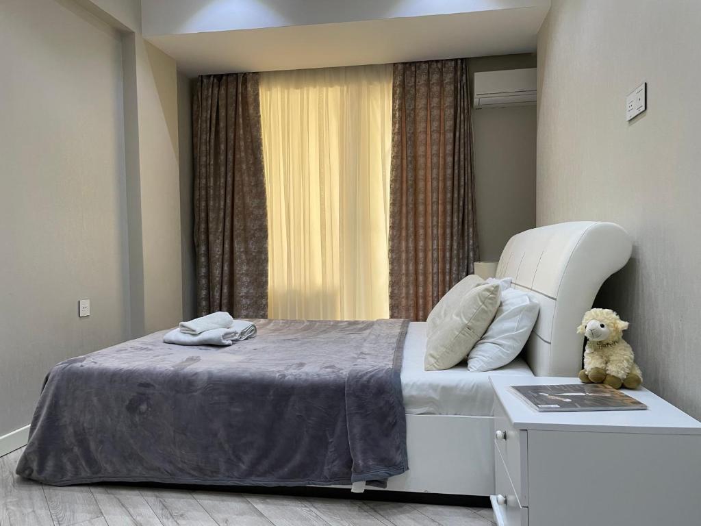 Luxe Azure Apartment photo 3