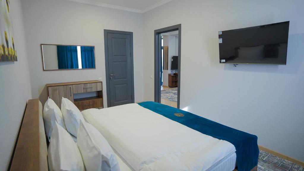 Almalyk Plaza Hotel photo 2
