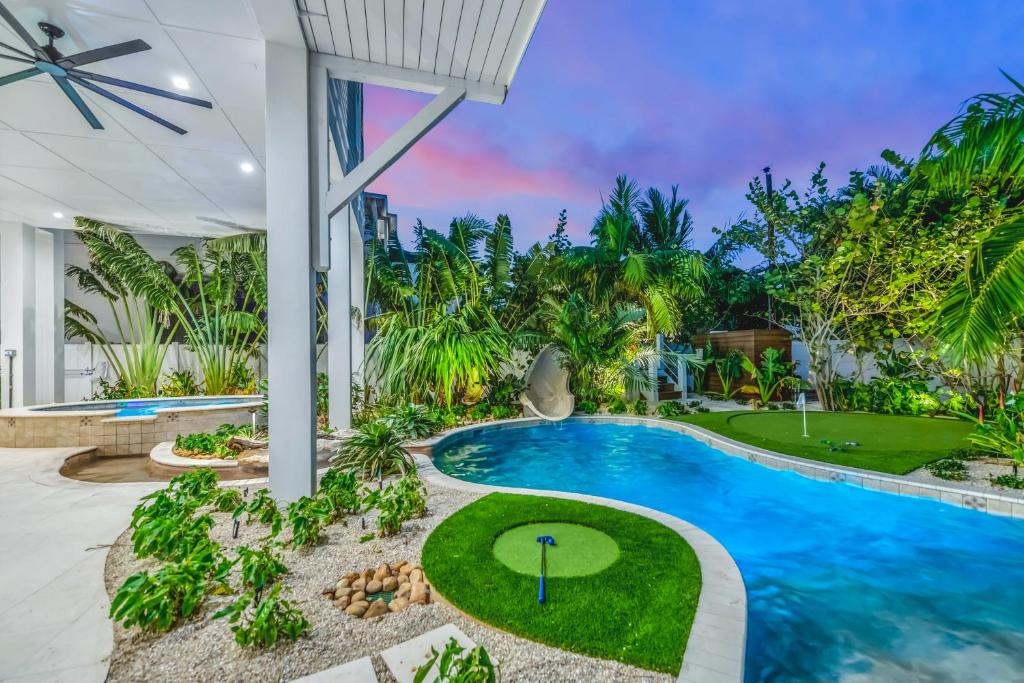 The Plaza in Siesta Key image
